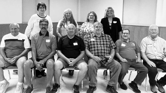 ALUMNI REUNITE AT BANQUET