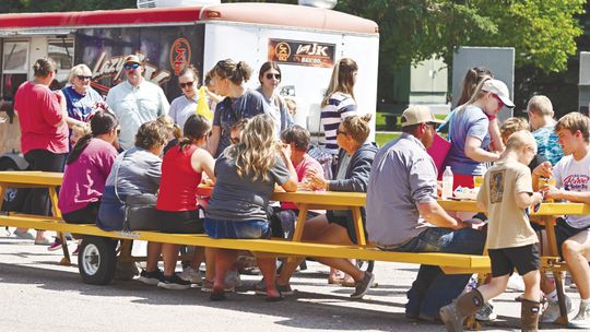 Crowds flock to downtown Loup City to celebrate