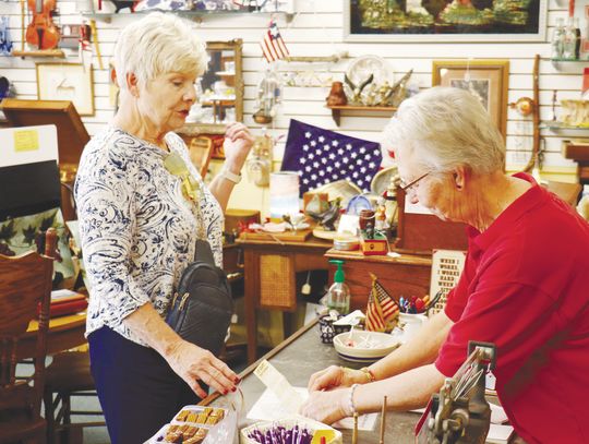 JUNK JAUNT DRAWS CROWDS