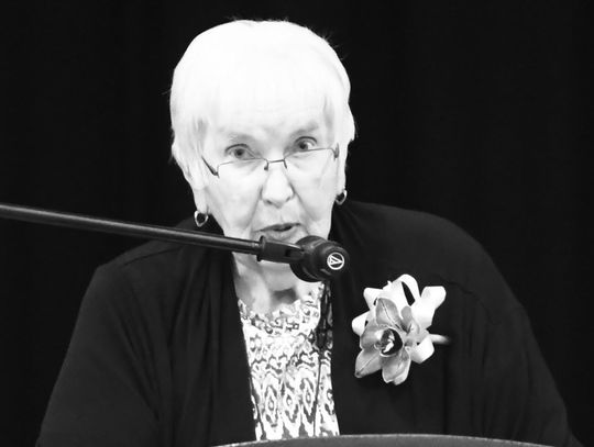 Two inducted into Wall of Fame at commencement